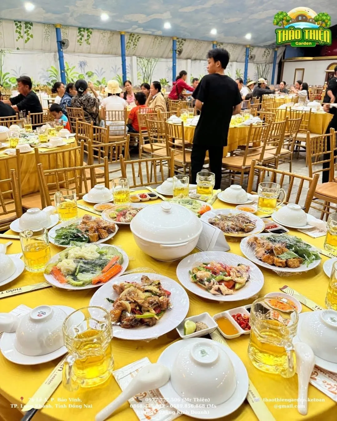 Bàn cơm đoàn